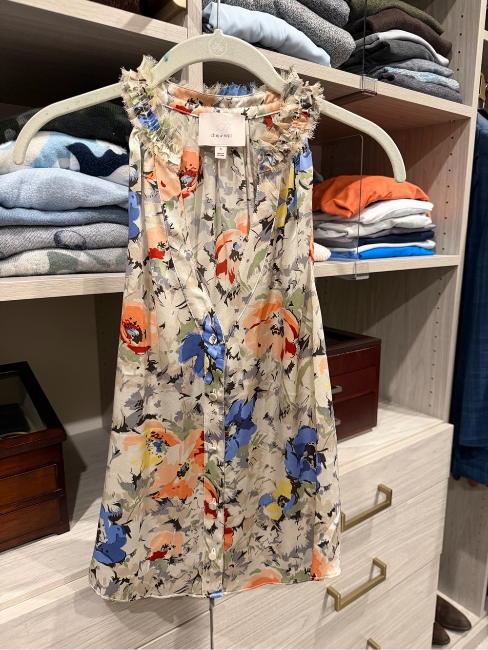 Chic Floral Sleeveless Button-Front Top in Cream, Blue & Orange